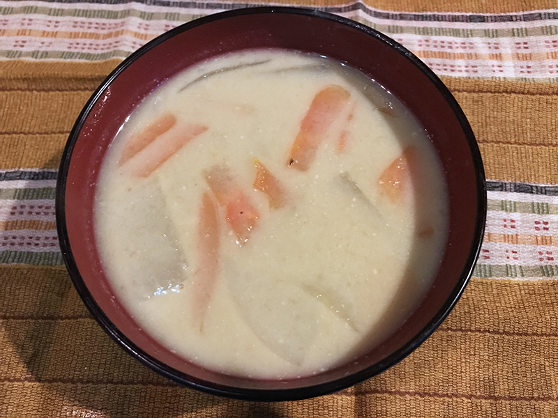豆乳と根菜のみそ汁