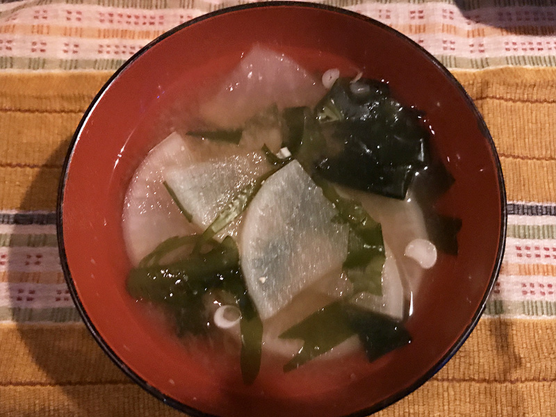 大根とワカメとネギのみそ汁